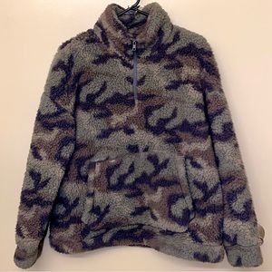 American Eagle Green Camo Cozy Sherpa Quarter Zip Sweatshirt